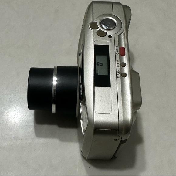 Samsung Maxima Zoom 70GL 35mm Point Shoot Film Camera Tested - Picture 9 of 15